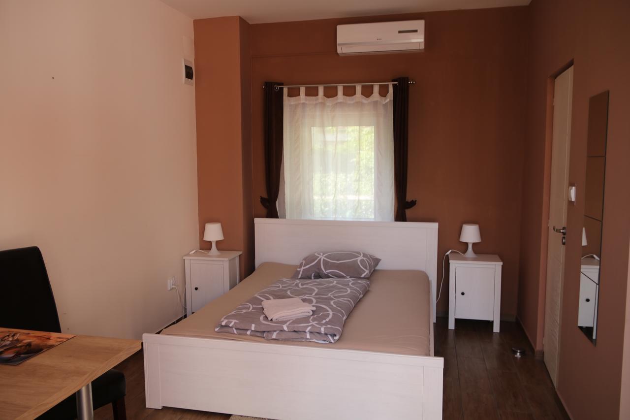 Hortobágyi Kemencés Vendégház Exterior foto